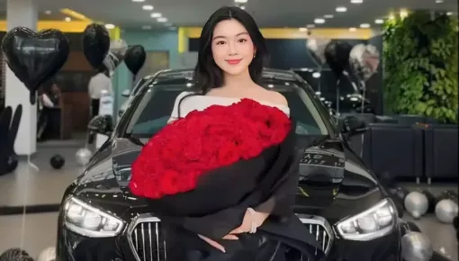 Con gái MC Quyền Linh tậu xe siêu sang Mercedes-Maybach S450 4Matic giá hơn 8 tỷ đồng