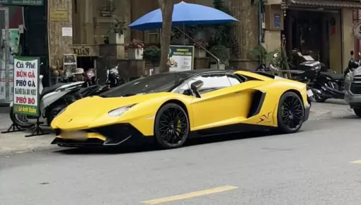 Siêu xe giới hạn Lamborghini Aventador SV Roadster tái xuất