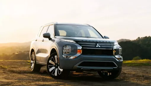 Mitsubishi Outlander 2025 trình làng với nội thất "xịn sò" hơn