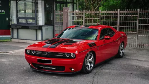 Dodge Challenger SXT hàng hiếm tại Việt Nam bất ngờ được rao bán
