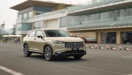 Đánh giá Honda HR-V e:HEV RS 2025: mượt hơn, bốc hơn nhưng có điểm gây đáng tiếc