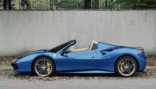 Siêu xe mui trần Ferrari 488 Spider xuất hiện tại Hà Nội