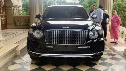 Doanh nhân phố núi Gia Lai "giải cứu" Bentley Bentayga EWB Azure rao bán hơn 1 năm không ai mua