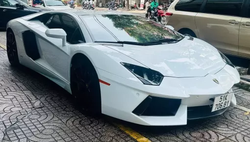 Lamborghini Aventador LP700-4 "lướt" ít chủ nhất Việt Nam tái xuất