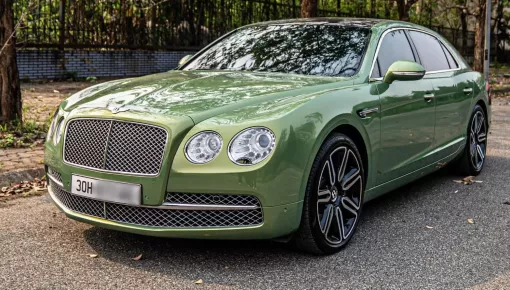 Bentley Flying Spur W12 mang màu sơn độc bản tại Việt Nam