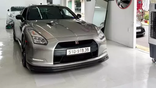 Nissan GT-R R35 lạ mắt bất ngờ xuất hiện tại Tp.HCM