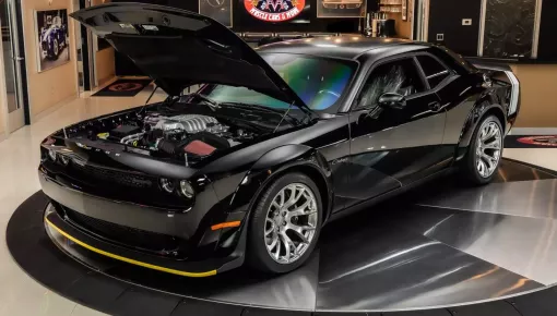 Xe cơ bắp Mỹ Dodge Challenger Black Ghost dù sản xuất 2023 nhưng chưa từng được sử dụng