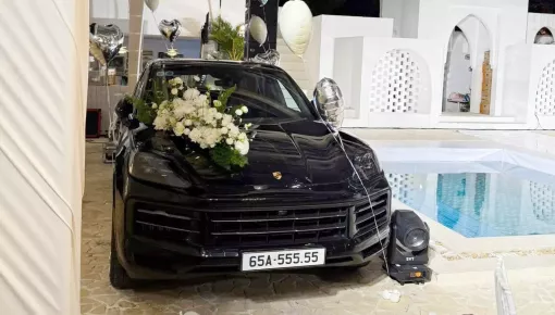 Ông bố tâm lý nhất năm: Tặng Porsche Cayenne chưa đủ còn bỏ ra gần 3 tỷ đồng để đấu giá biển 65A-555.55
