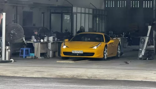 Ferrari 458 Italia màu vàng đẹp mắt của doanh nhân Hà Nội tái xuất sau 14 năm về nước