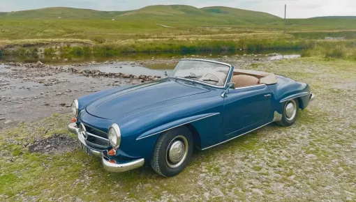 Mercedes-Benz 190 SL mà "Qua" Vũ đang có khoảng 6 chiếc được 1 dân chơi độ lại hệ truyền động bằng điện