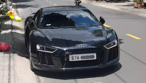 Audi R8 V10 Plus này thật sự có duyên với các tỉnh thành miền Tây