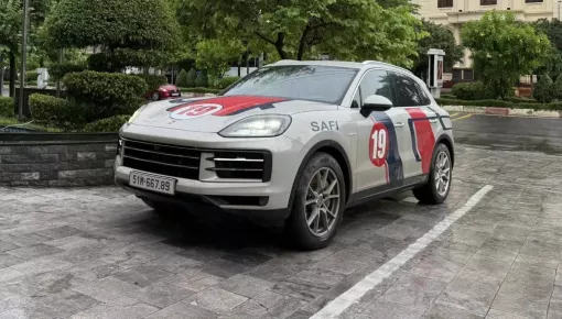 Đúng chất dân thích trải nghiệm, anh Hoàng Anh cho Porsche Cayenne S E-Hybrid 2025 "phượt" nhẹ 4.700 km