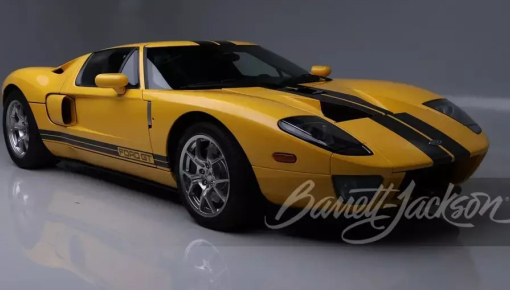 Dân chơi bán lại chiếc xe Ford GT đã sở hữu được 19 năm, chỉ chạy 2.200 km