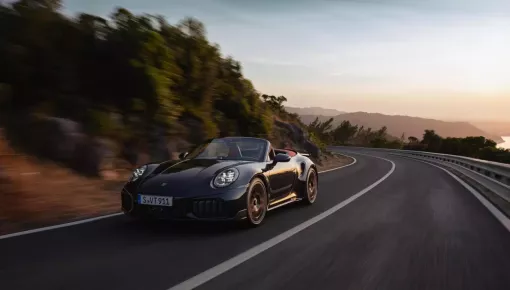 Porsche 911 Turbo S Cabriolet 2026 đắt hơn 66.700 đô la so với xe mà "Qua" Vũ đang sở hữu độc nhất