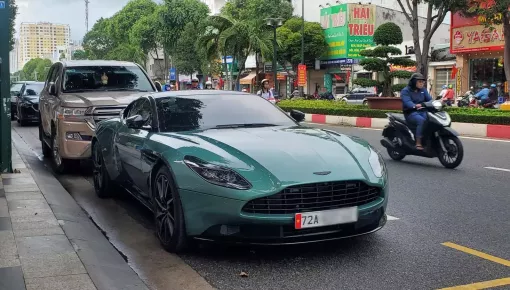 Cận cảnh Aston Martin DB11 V8 Racing Green 1959 hàng độc tại Việt Nam