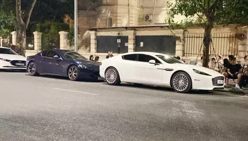 Cặp đôi Maserati Granturismo và Aston Martin Rapide đi "ăn khuya" cùng nhau