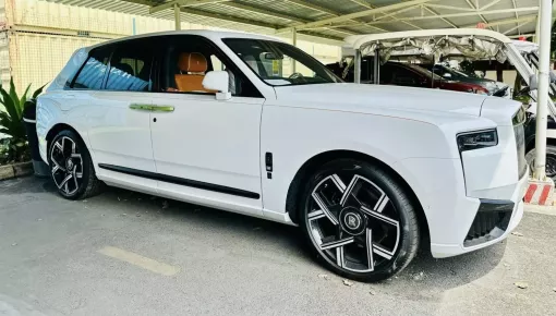 Rolls-Royce Cullinan Series II Black Badge đầu tiên lộ ảnh về Việt Nam đẳng cấp của doanh nhân đây rồi