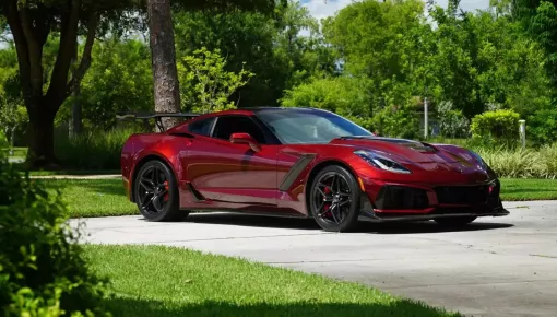 Chiếc xe Chevrolet Corvette ZR1 đời 2019 này còn có giá bán lại cao hơn các siêu xe bản 2025