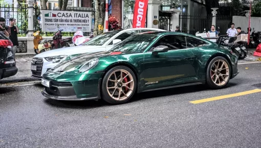 Biker Hà Nội tiếp tục chi mạnh tay cho bản độ Porsche 911 "GT3" của mình