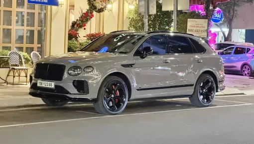 Bentley Bentayga Speed siêu hiếm bất ngờ bị bắt gặp ở Tp.HCM với biển số Hải Phòng