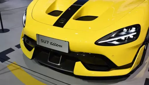 Xiaomi thua kiện, bị buộc bồi thường cho chủ xe vì bán nắp capo sợi carbon "giả cầy"