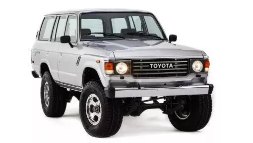 Toyota hồi sinh huyền thoại Land Cruiser FJ60 với bất ngờ lớn nằm bên dưới nắp ca-pô