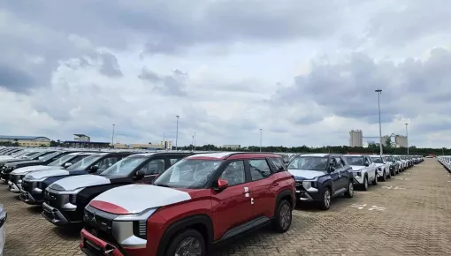 Mitsubishi Destinator đầu tiên đã cập cảng Việt Nam; Xpander đời mới nhận ưu đãi sâu