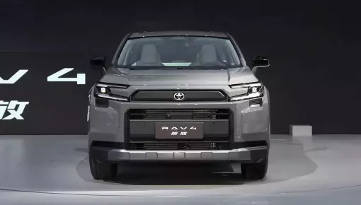 Toyota RAV4 2026 ra mắt tại thị trường hàng xóm của Việt Nam với màn hình lớn hơn và giá rẻ hơn