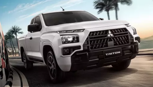 Vén màn Mitsubishi Triton Street 2026 với thiết kế đầu xe khác biệt và máy dầu yếu hơn