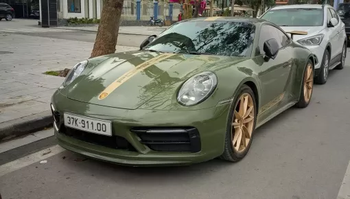 Porsche 911 S đẹp mắt ở Nghệ An, màu sơn đến biển số đều đẳng cấp
