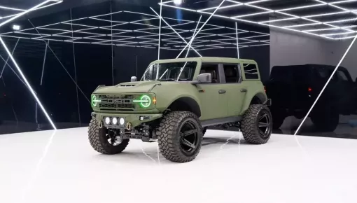 Ford Bronco mang dáng dấp quân đội đẹp mắt