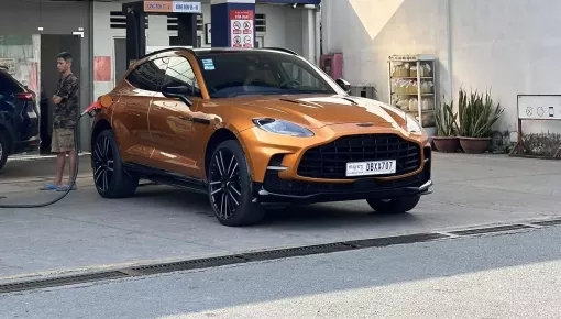 Chiếc Aston Martin DBX 707 mang biển số Campuchia này nhận được nhiều sự quan tâm
