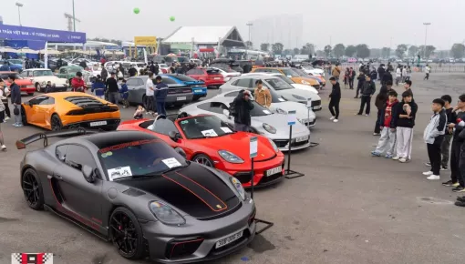 Sự kiện xe ở Hà Nội quy tụ hàng trăm siêu xe, xe thể thao và đặc biệt xe độ tham dự
