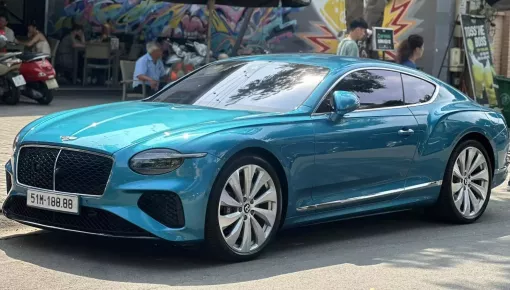 Doanh nhân Sài thành chi hơn nửa tỷ đồng đấu giá biển đẹp cho Bentley Continental GT mới tậu