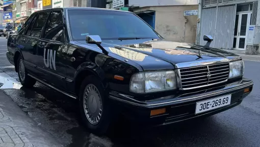 Cận cảnh Nissan Cedric của nhà sưu tập với dàn xe khoảng 800 chiếc trị giá gần 4.000 tỷ đồng