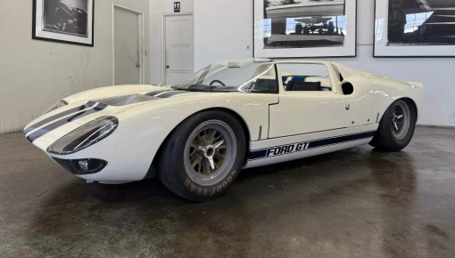Ford GT40 Le Mans Prototype chính hãng năm 1965 đang được rao bán, giá bằng biệt thự triệu USD