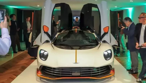 Aston Martin Valhalla bản sản xuất lần đầu đến châu Á, ngày giao xe không còn xa