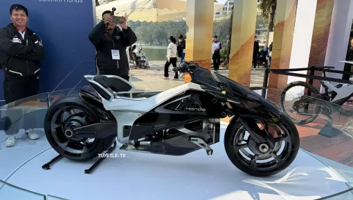 Mô tô với thiết kế đi trước thời đại Honda EV Outlier xuất hiện tại Việt Nam