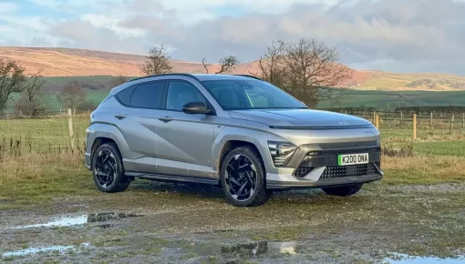 Vì sao người Anh lại "phát cuồng" với xe điện Hyundai Kona?