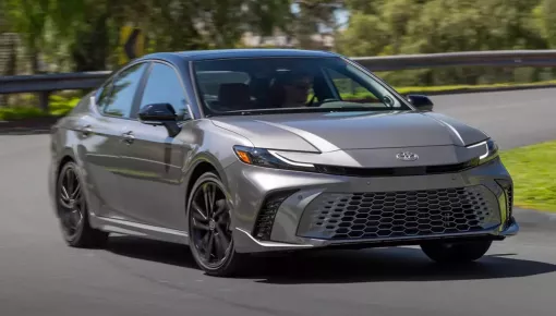 5 mẫu xe Toyota "nồi đồng cối đá'' nhất năm 2025, có thể dễ dàng đạt số ODO trên 300.000 km