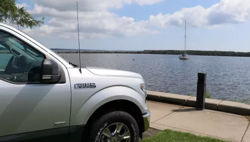 Vì sao ô tô ngày nay không còn dùng ăng-ten dài như trước?