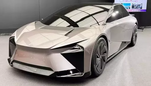 Lexus IS thế hệ mới sẽ ra mắt vào năm sau, lột xác thành xe điện với tầm hoạt động lên đến 1.000 km