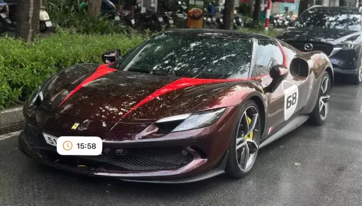 Bất ngờ với sự xuất hiện của Ferrari 296 GTB Rosso Taormina tại Tp.HCM, nếu đúng màu sơn chính hãng phải vài tỷ đồng