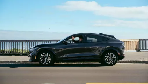 Gặp gỡ David Blenkle: Lái xe điện Ford Mustang Mach-E vượt mốc hơn 508.000 km và nhận ra mức suy giảm pin chỉ 8%