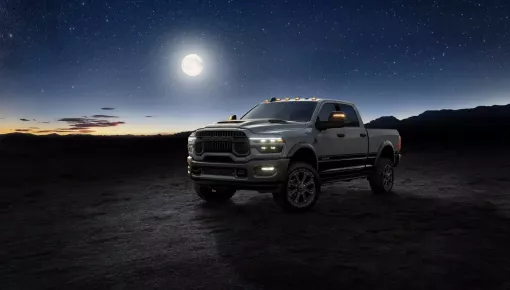 Ram 2500 Power Wagon và Rebel ra mắt phiên bản Lunar Edition