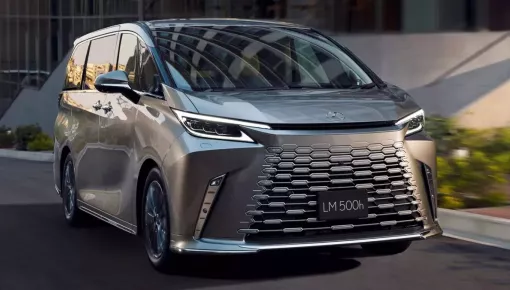 Lexus LM500h 2026 trình làng với những thay đổi nhỏ đến mức khó nhận ra nhưng giá vẫn tăng
