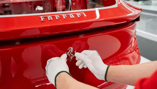 Hàng loạt hãng siêu xe và xe sang tạm dừng giao hàng tới Trung Đông do tác động từ chiến sự