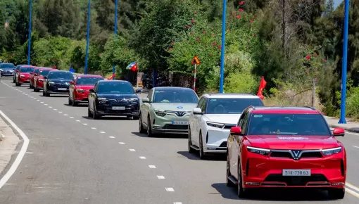 Vingroup gia hạn chương trình giảm giá cho khách hàng chuyển đổi từ xe xăng sang ô tô điện