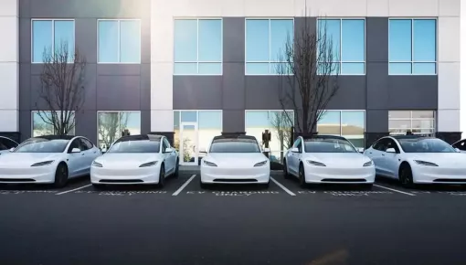 Tesla giành lại vị trí hãng xe điện số một thế giới sau khi doanh số của BYD giảm 25%