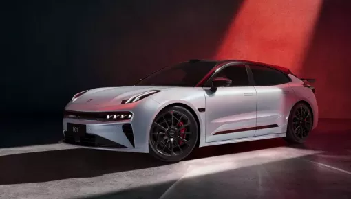 Thương hiệu sắp bán xe ở Việt Nam ra mắt phiên bản kỷ niệm, mạnh hơn 900 mã lực tăng tốc trong 2,91 giây